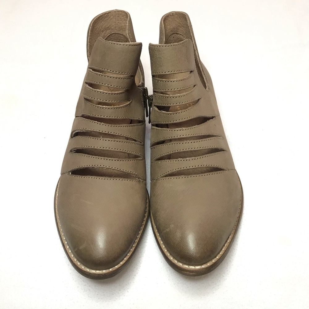 NWT Anthropologie Seychelles Cutout Ankle Boots - Picture 1 of 8
